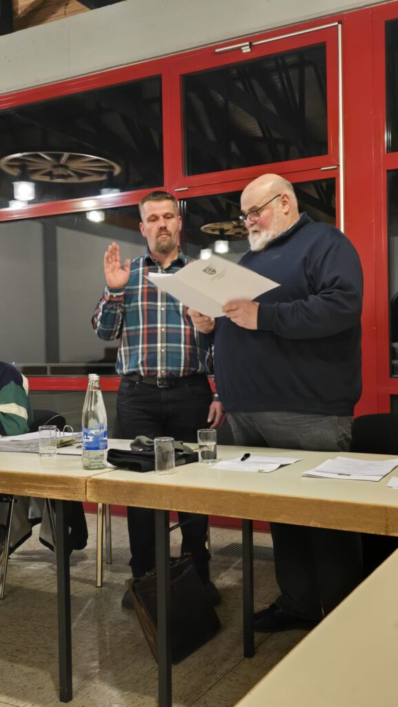 Vereidigung von Thorsten elten als Ortsvorsteher durch Stadtbürgermeister Ulrich Schreiber